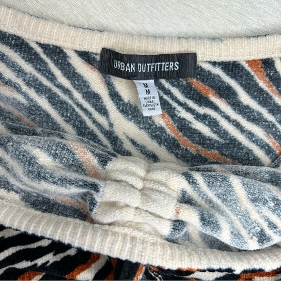 Urban Outfitters Animal Print Ruched Velour Cropped Halter Top Women size medium - Picture 5 of 6